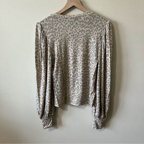 Lulu’s Be Bold Beige Leopard Print Balloon Sleeve Top - Picture 12 of 15